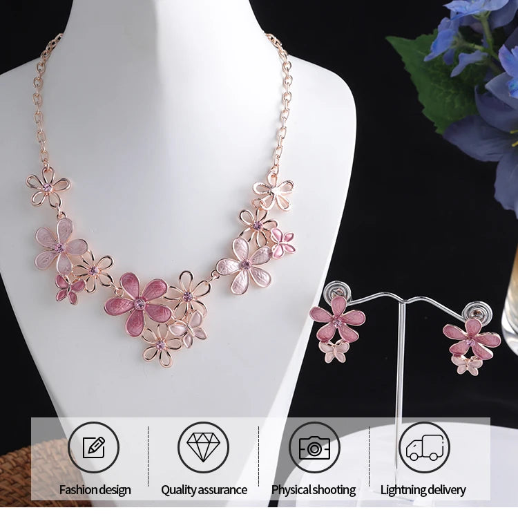 New in Necklace Streetwear Flower Daisy Accessories Jewelry Luxury Chains Pendant Blue Enamel Christmas Gift Necklaces for Women