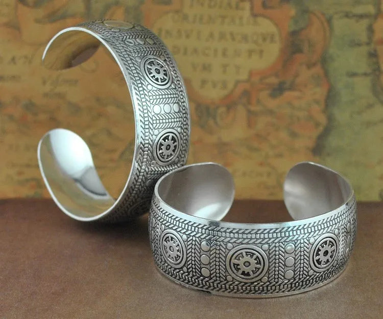 Vintage Cuff Bracelet Tibetan Silver Plated Carved Flower Geometric Animal Opening Bangle Adjustable Indian Jewelry Women Gifts