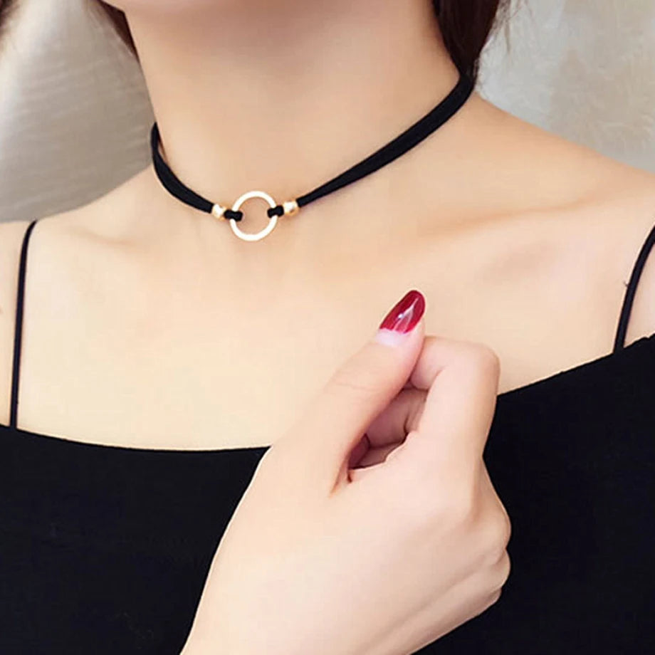 2024 New Arrival Sweet Love Cubic Crystal Pendants Black Velvet Triangle Pendant Necklaces lover Choker Collarbones Necklace