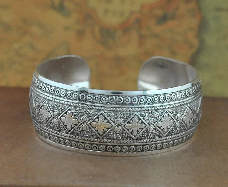 Vintage Cuff Bracelet Tibetan Silver Plated Carved Flower Geometric Animal Opening Bangle Adjustable Indian Jewelry Women Gifts