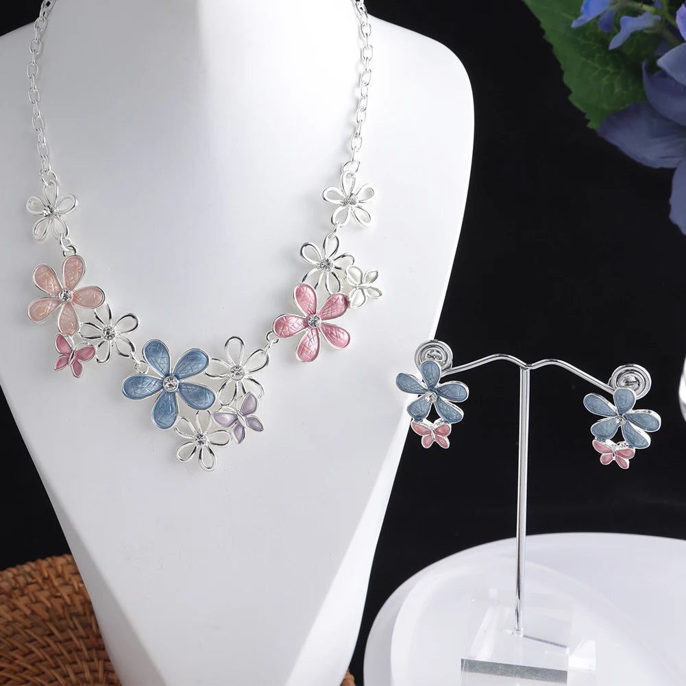 New in Necklace Streetwear Flower Daisy Accessories Jewelry Luxury Chains Pendant Blue Enamel Christmas Gift Necklaces for Women