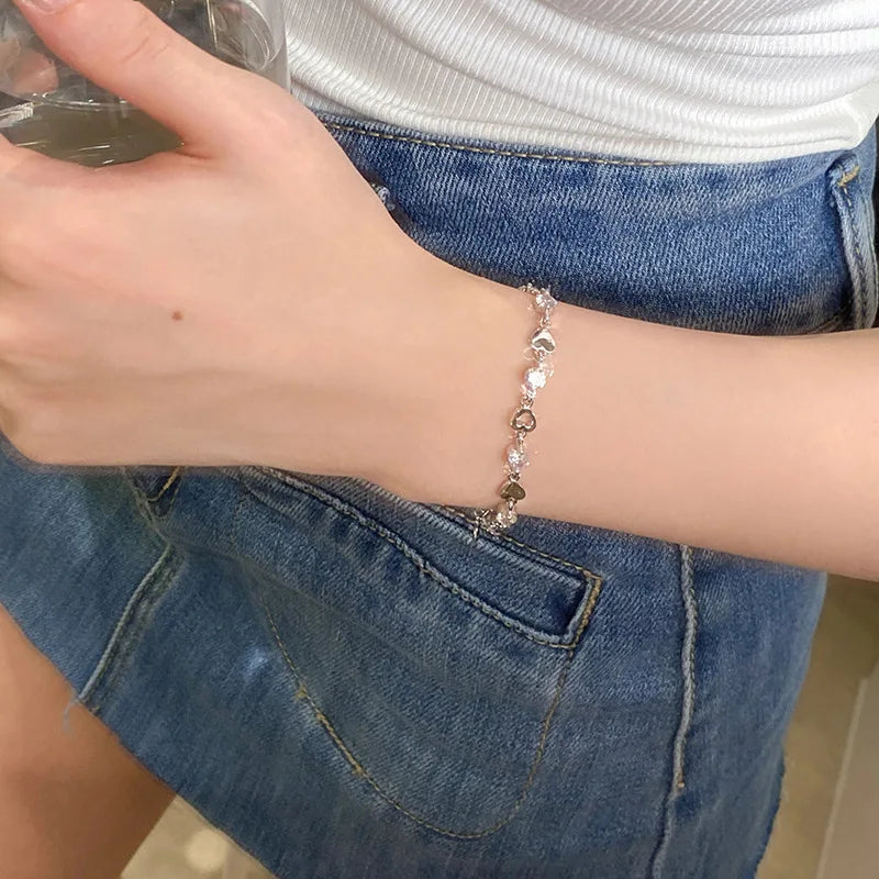 Y2K Zircon Ins Bracelets for Women Korean Fashion Sweet Girls Sparkling Hollow Heart Delicate Chain Bracelet Party Jewelry Gifts