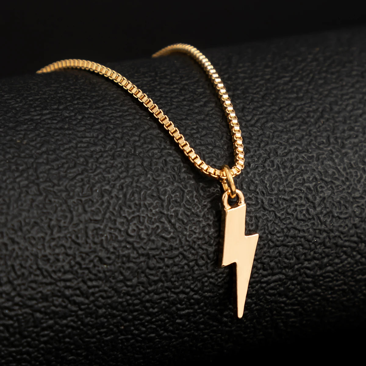 Simple Chains with Lightning Pendants Necklace for Men Trendy Charms Accessories on the Neck 2023 Fashion Jewelry Male Gifts