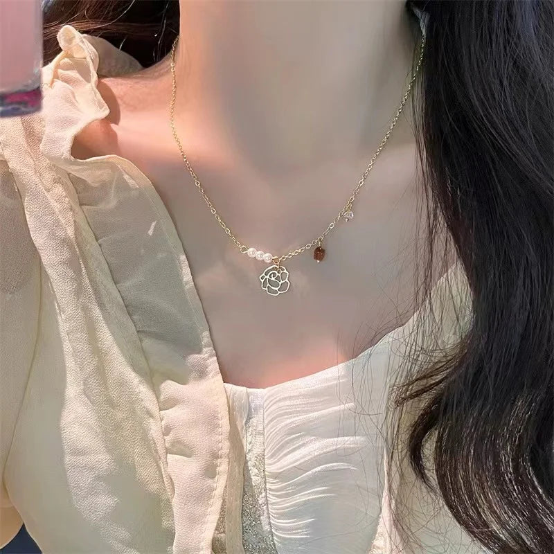 New Fashion Trend Unique Design Elegant Delicate Chalcedony Tulip Pendant Necklace Women High Jewelry Party Gifts Wholesale