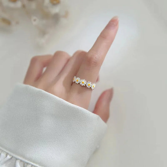 Daisy Ring Forest Series Small Fresh White Flower Drip Oil Ring Cross border Korean Edition Women's Style Handmade