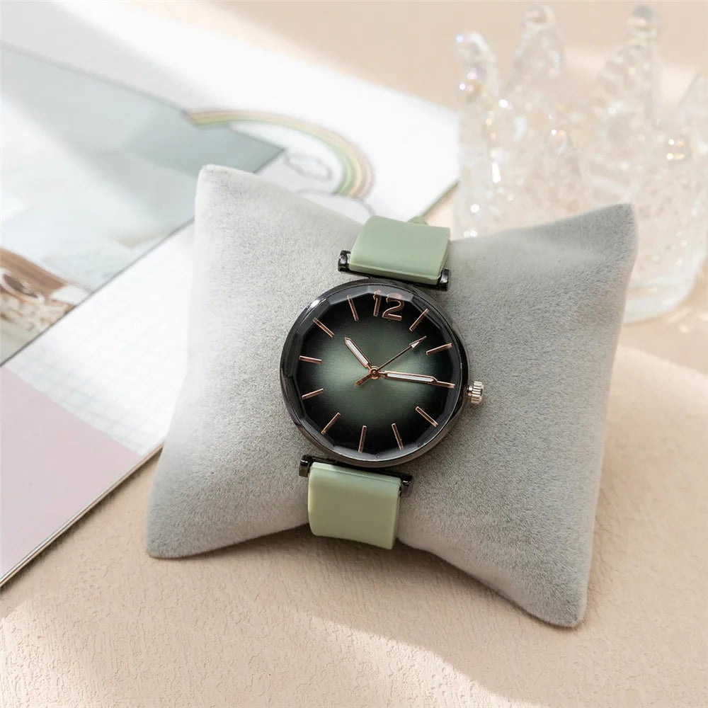 Fashion Ladies Sports Simple Black Dial Quartz Watch Casual 2023 Hot Sale Green Silicone Strap Women Clock Dress Wristwatches