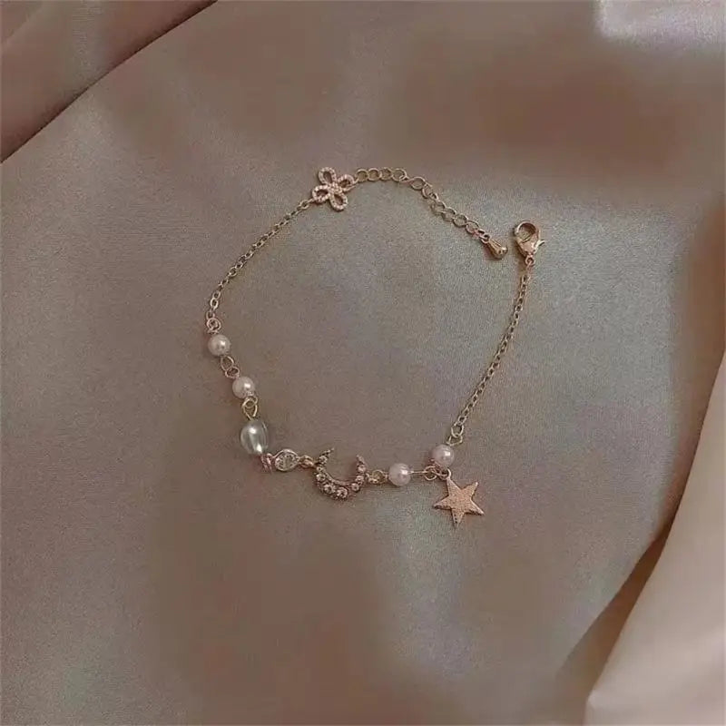 Girl Korean Charming Bracelet Women Golden Moon Stars Stylish Limited Edition Party Wedding Party Bracelet Jewelry Accessories