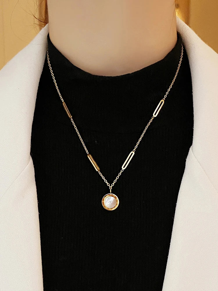 Classic Fashion Stainless Steel Roman Digital Wafer Pendant Necklace 2023 Fashion Jewelry Christmas Party Women's Sexy Necklace