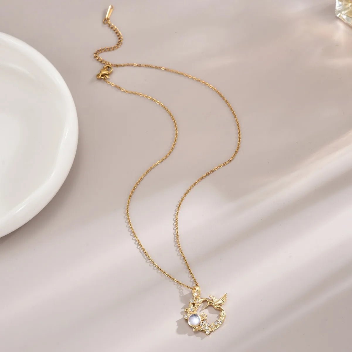 Exquisite Light Luxury Style Hummingbird Flower Bush Round Pendant Necklace Is The First Choice Gift for Family and Friends