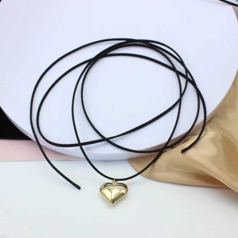 New Goth Black Velvet Big Heart Pendant Choker Necklace for Women Elegant Weave Knotted Bowknot Adjustable Chain Jewelry