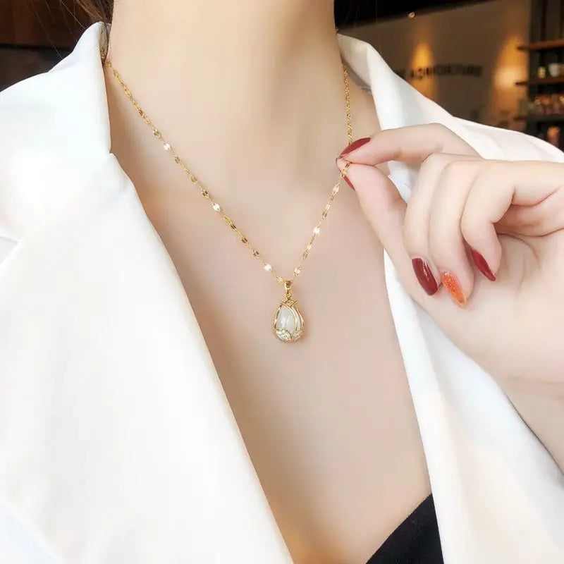 Elegant Tulip Drop Necklace for Women Opal Fashion Jewelry Golden Necklace Luxury Classic Party Clavicle Chain Jewelry Gifts