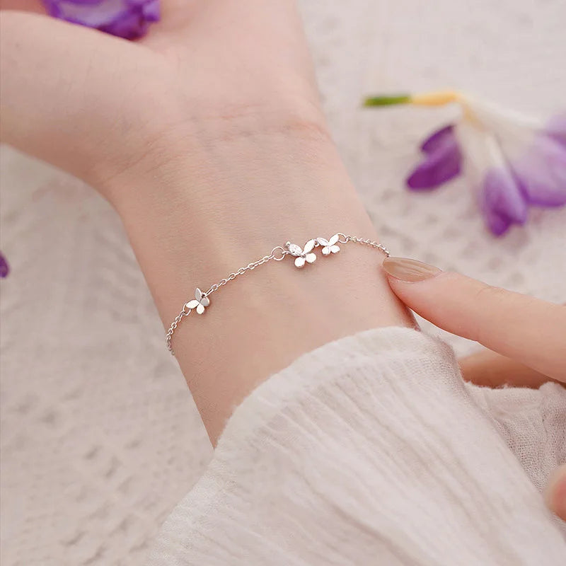 New Hollow Double Heart Bracelet for Women Silver Color Interlocking Small Heart Shape Bangle Fashion Jewelry Wedding Party Gift