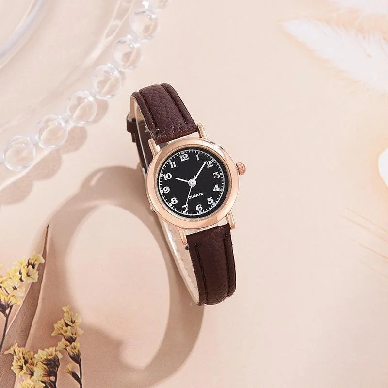 Classic Women's Casual Quartz Leather Band Strap Watch New Round Analog Clock Wrist Watches Designer Watches