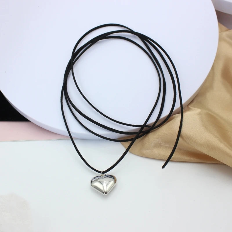 New Goth Black Velvet Big Heart Pendant Choker Necklace for Women Elegant Weave Knotted Bowknot Adjustable Chain Jewelry