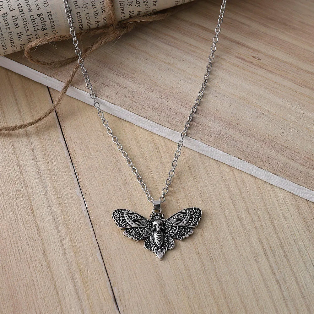 Death Moth Necklace Vintage Pendant Sugar Skull Gothic Butterfly Rock Emo Goth Hiphop Women Men Jewelry Halloween Accessories