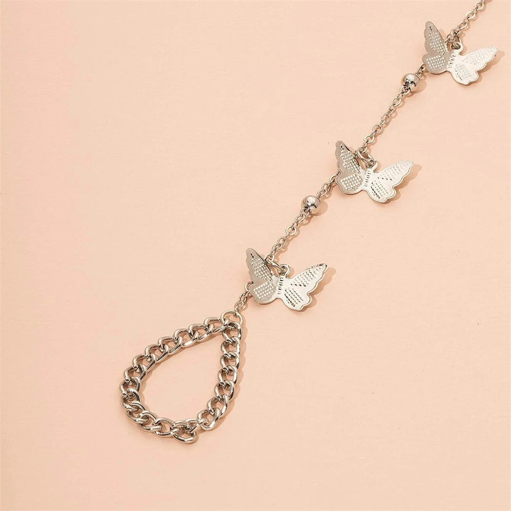 Retro Butterfly Chain Attached Wrist Bracelet for Women Linked Finger Ring Bracelets Fashion Aesthetic Jewelry Accessories