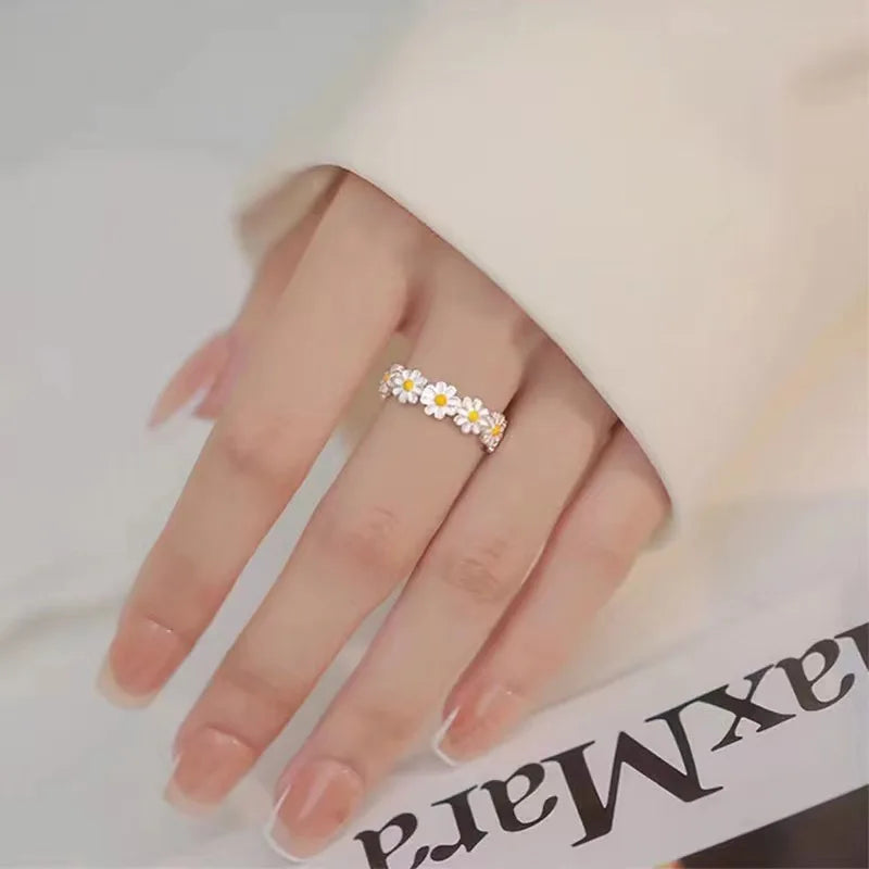 Daisy Ring Forest Series Small Fresh White Flower Drip Oil Ring Cross border Korean Edition Women's Style Handmade