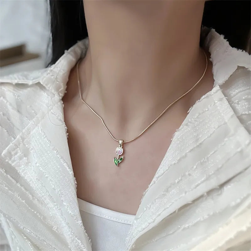 Vintage Elegant Enamel Tulip Flower Pendant Necklace For Women Fashion Young Girls Personality Accessories Clavicle Chain Choker