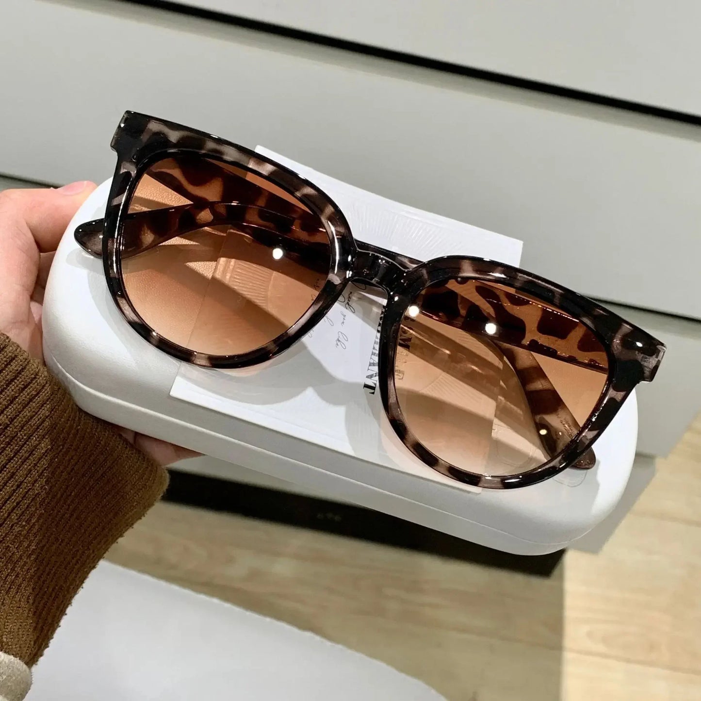 2024 Outdoor UV Resistant Shades UV400 Eyewear New Retro Round Sunglasses for Women Trendy Korean Small High-end Sunglasses