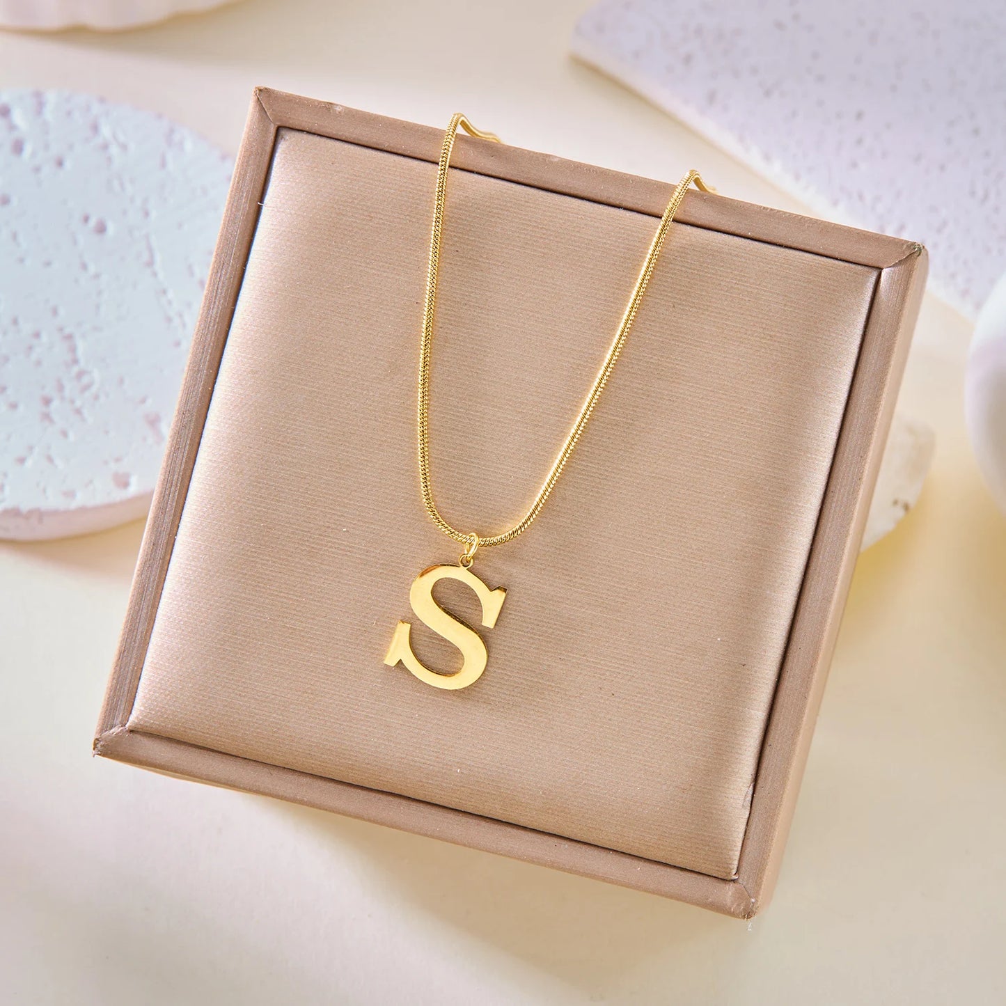 Stainless Steel A-Z Alphabet Initial Letter Pendant Necklaces for Women Gold Plated Choker Chain Necklace Fashion Jewelry Gift