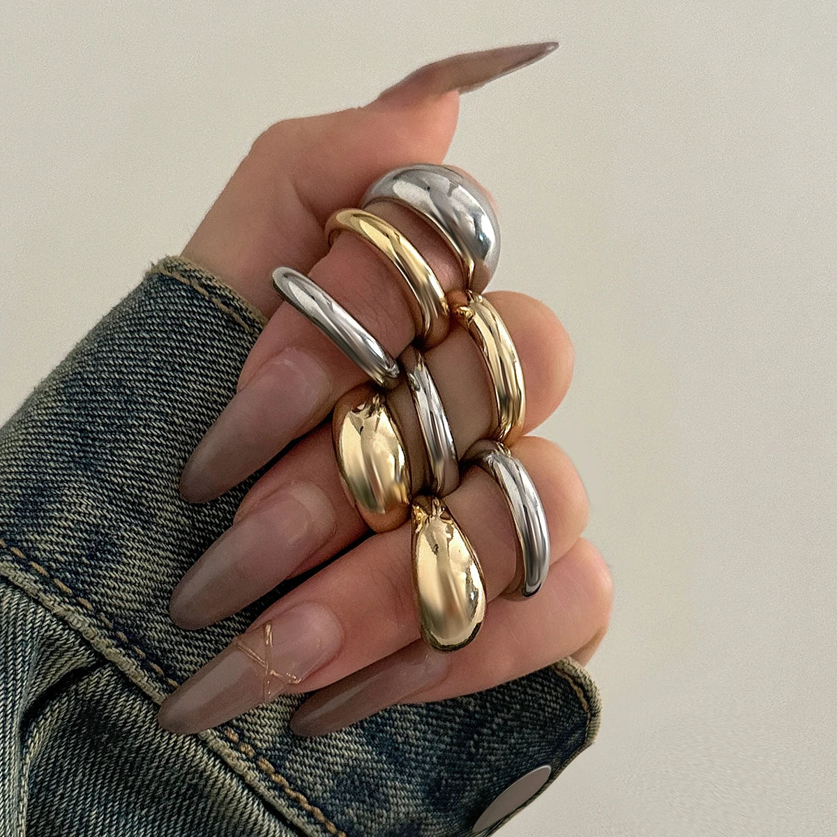 8 Pcs Chunky Open Smooth Surface Rings Set for Women Trendy Gold Color and Silver Color Mixed Finger Rings Accessories Fashion