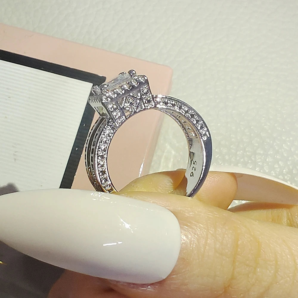 2024 New Luxury Princess Solid Silver Color Designer Engagement Ring for Women Anniversary Gift Jewelry Wholesale R6907