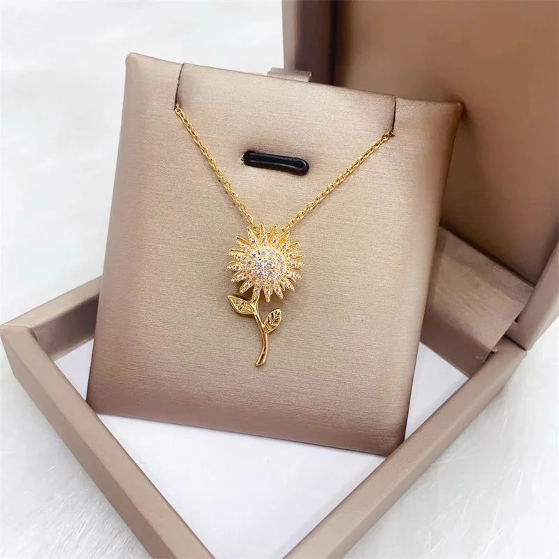 Exquisite Fashion Sun Necklace Classic Personality Rotatable Hope Flower Simple Public Clavicle Chain Pendant