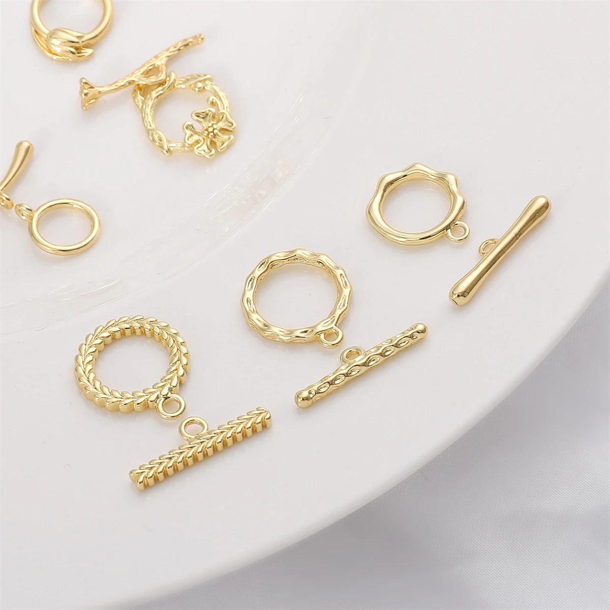 A Set Of 14K Gold-plated Brass Personalized Metal Clasps For Bracelet Necklace Making Jewelry Clasps DIY Founding