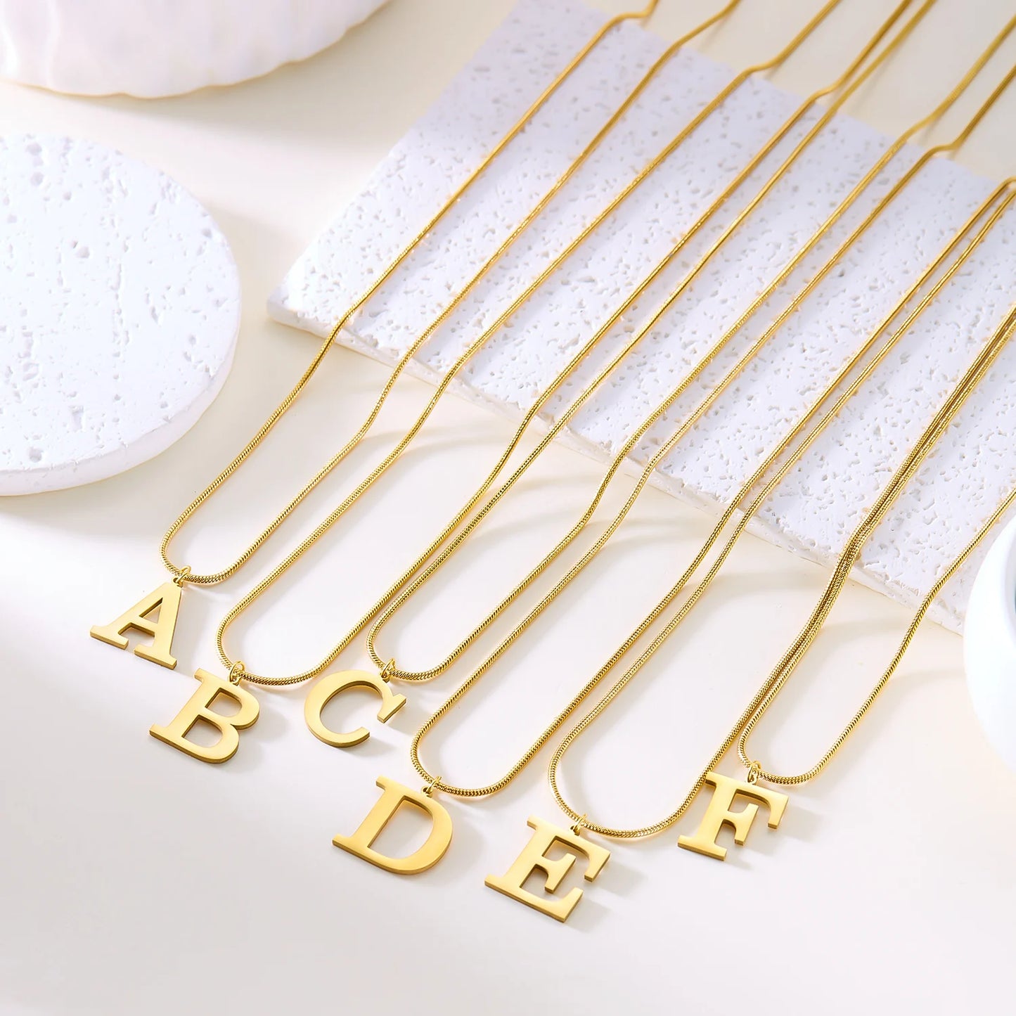 Stainless Steel A-Z Alphabet Initial Letter Pendant Necklaces for Women Gold Plated Choker Chain Necklace Fashion Jewelry Gift