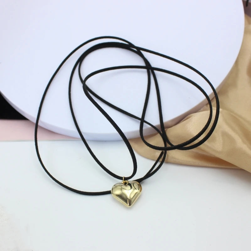 New Goth Black Velvet Big Heart Pendant Choker Necklace for Women Elegant Weave Knotted Bowknot Adjustable Chain Jewelry