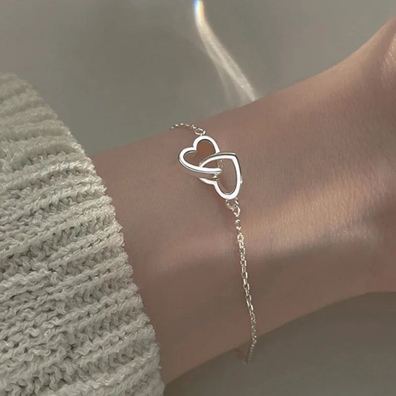 New Hollow Double Heart Bracelet for Women Silver Color Interlocking Small Heart Shape Bangle Fashion Jewelry Wedding Party Gift