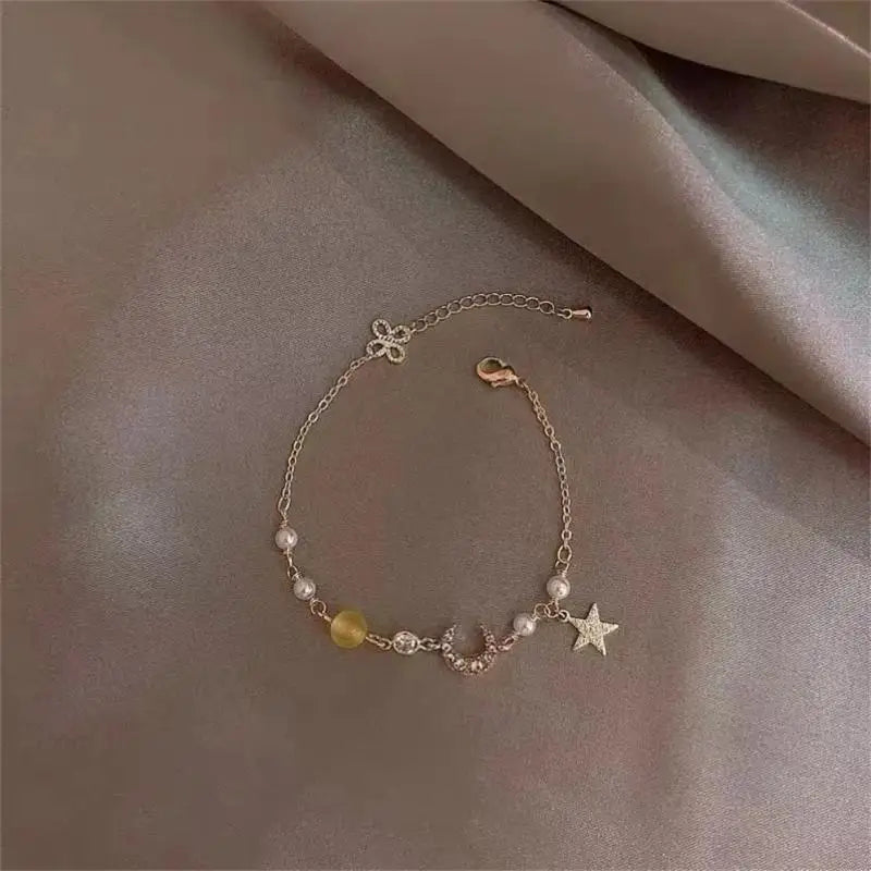 Girl Korean Charming Bracelet Women Golden Moon Stars Stylish Limited Edition Party Wedding Party Bracelet Jewelry Accessories