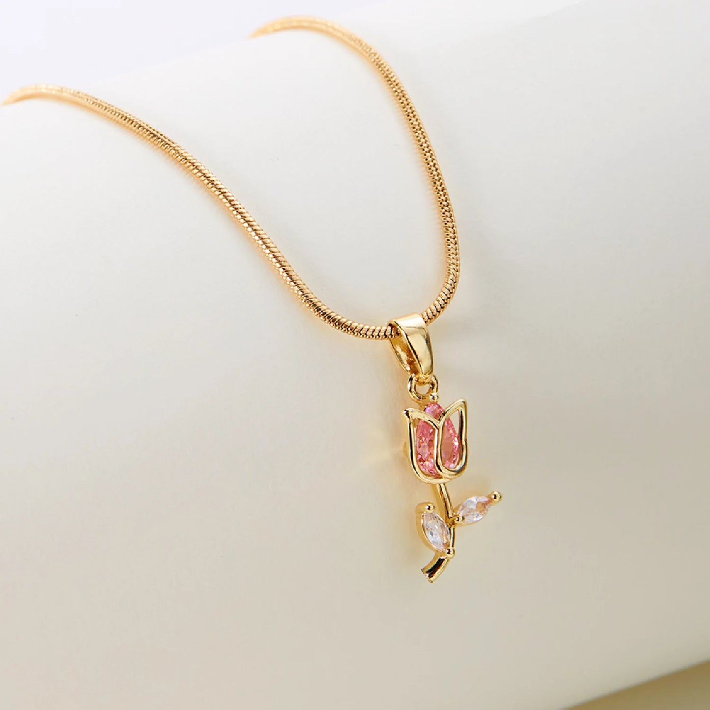 Light Luxury Zircon Tulip Flower Pendant Necklace for Women Elegant Stainless Steel Clavicle Chain Fashion Party Jewelry Gift