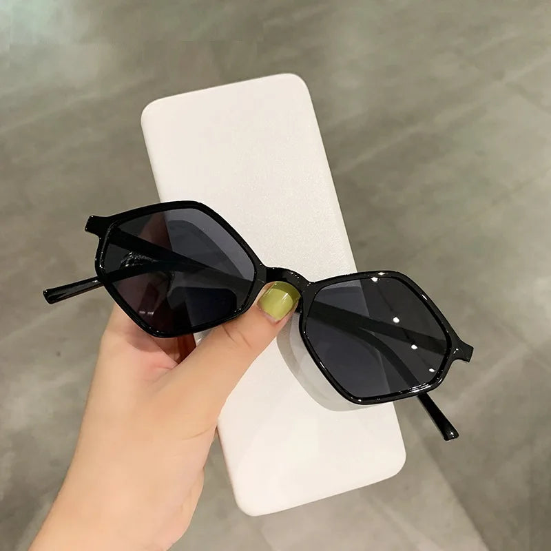 2024 Sunglasses Women Rhombus clear blue Sun glasses Irregular Vintage Small Frame Goggle Uv400 Ladies Oculos Gafas De Sol